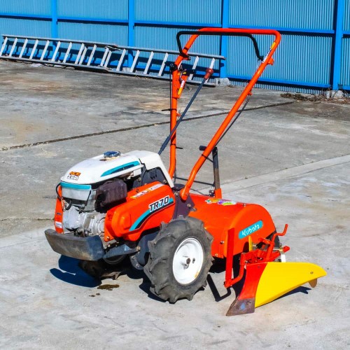 群馬県から買取した、クボタの耕運機TR70