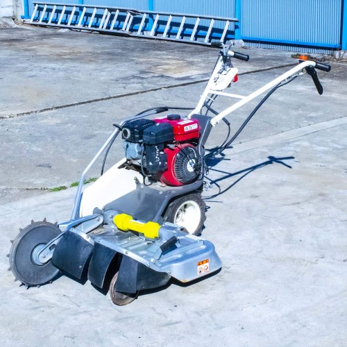群馬県から買取した、共立の草刈機AZ624A