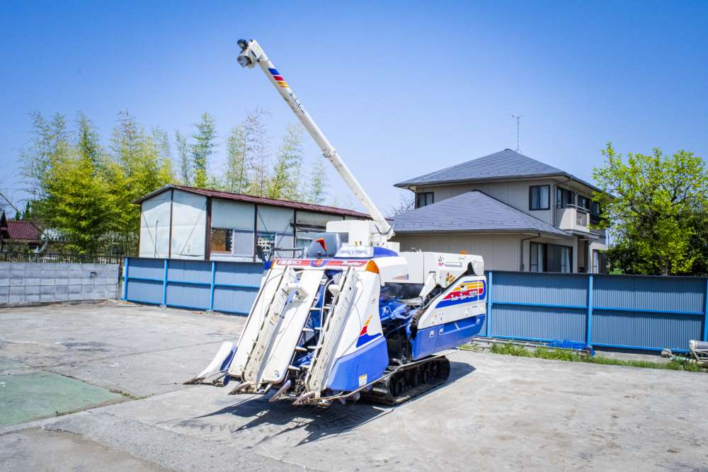 イセキ・コンバイン・HF327Gの1枚目画像